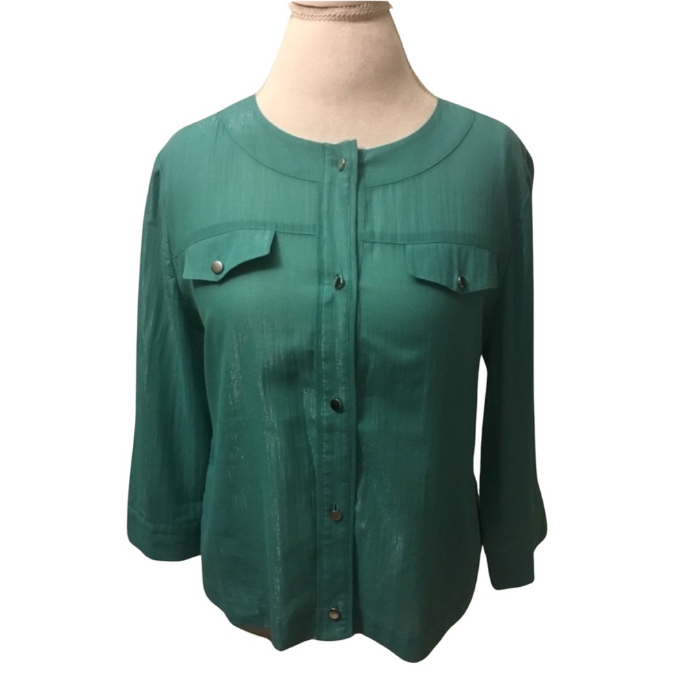 🚨Sale🚨 Chico’s Teal Shimmer Top Size 8